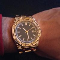 Orologio oro&nero – design luxury minimale