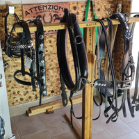 Finimento singolo con sellino sagomato stretto