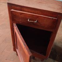 Comodino gratis, solo ritiro. Zona Funivia, no ZTL