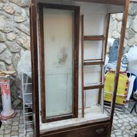 Credenza antica da restaurare
