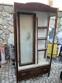 Credenza antica da restaurare