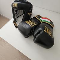Guantoni e casco pugilato