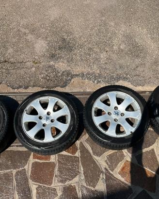 CERCHI IN LEGA 15 “ PEUGEOT GOMMATI