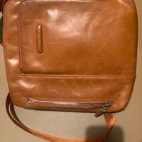 Tracolla piquadro pari al nuovo