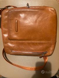 Tracolla piquadro pari al nuovo