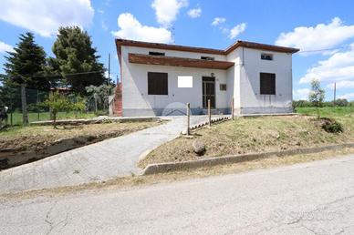 CASA INDIPENDENTE A NERETO