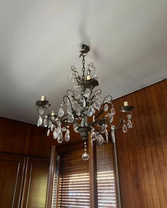 Lampadario a gocce di cristallo