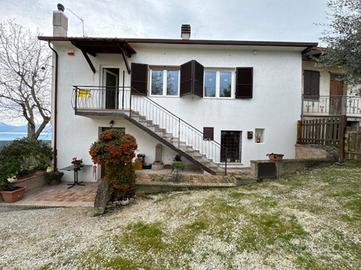 4 LOCALI A GIANO DELL'UMBRIA