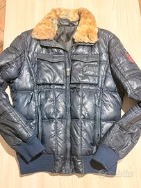 Piumino con pelliccia al collo