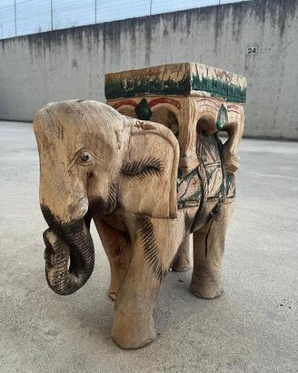 Sgabello a forma di elefante