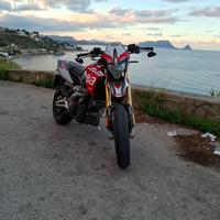 Aprilia Dorsoduro 750 