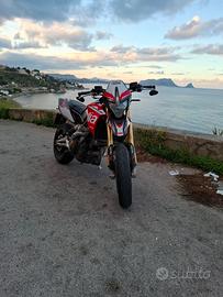 Aprilia Dorsoduro 750 