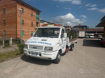 carroattrezzi Iveco Daily 35.12 patente B