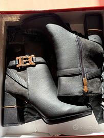 Tacco nero / oro Laura Biagiotti