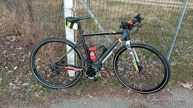 Bici pedalata assistita e-bike gravel Olmo Polini