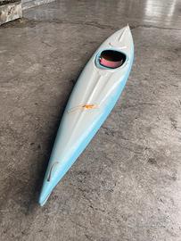 Canoa monoposto in vetroresina