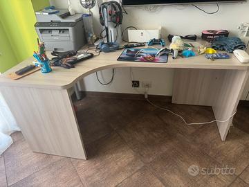 Scrivania come  nuova