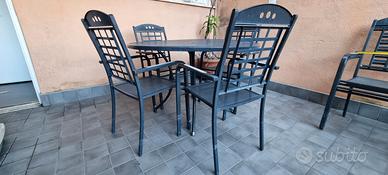 Tavolo tondo e 6 poltroncine