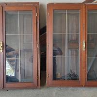 finestre con scuretti e vetri doppi