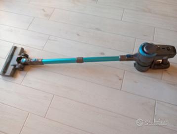 Aspirapolvere cordless ricaricabile e staffa muro