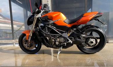 MV Agusta Brutale 910 R una delle poche vere R
