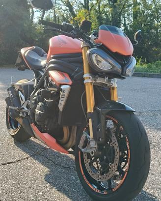  Speed triple 1200 rs 