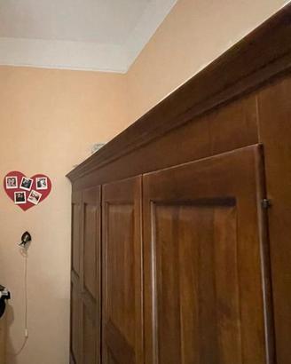 Armadio e scrivania, Stanzetta noce e moderno