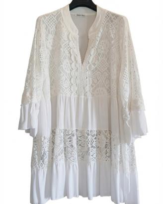 Abito corto o copricostume elegante bianco