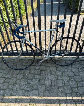 Bicicletta oliva dura ace