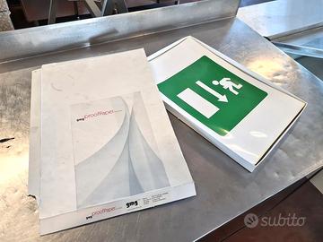 fogli grafici per uscita di emergenza usati