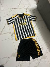 completo sportivo Juventus 
