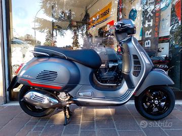 Piaggio Vespa 300 GTS hpe Super Sport