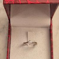 Anello solitario modello valentino