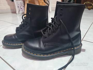 Subito cheap dr martens