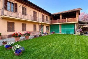 CASA SEMINDIPENDENTE A CINAGLIO