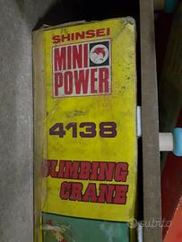 Gru Shinsei Mini Power 4138 + camion