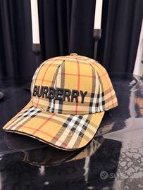 Cappello Burberry con Visiera