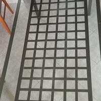 Tavolo in ferro battuto e vetro 