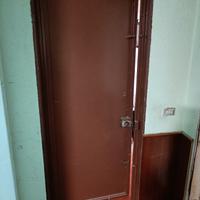 Porta in ferro da garage 