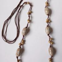 collana lunga con pietre