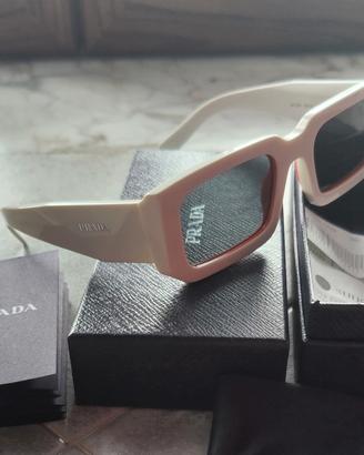 occhiali da sole Prada PR 06YS