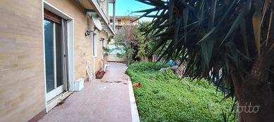 170 mq con terrazza giardino e garage zona Tivoli