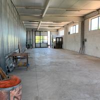 Capannone locale deposito garage