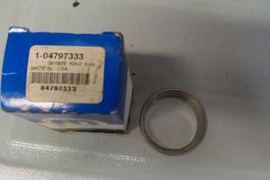 04797333  Chrysler Voyager