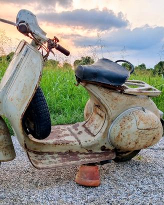 Vespa anni 50 colore originale 