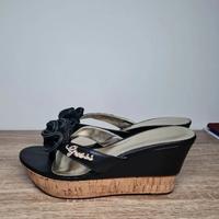 scarpa con zeppa nera Guess