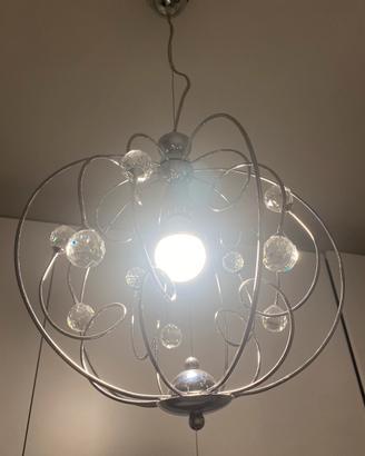 Lampadario in cristallo e matallo