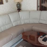 Divano angolare in ecopelle – 250€ trattabili