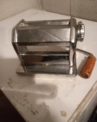 MACCHINA PER PASTA 