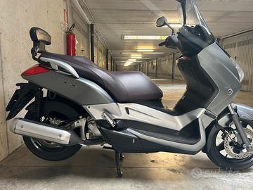 Yamaha X-Max 250 ABS